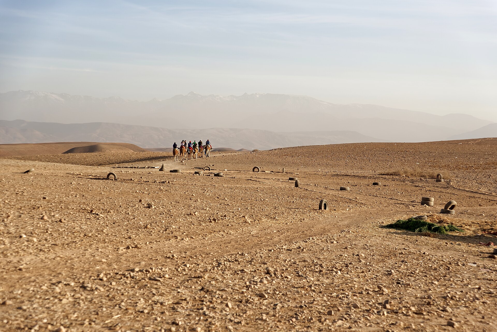 Désert d'Agafay au pied de l'Atlas